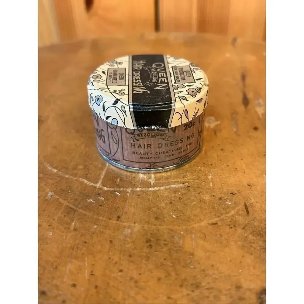 Vintage queen hairdressing tin decor (8305)